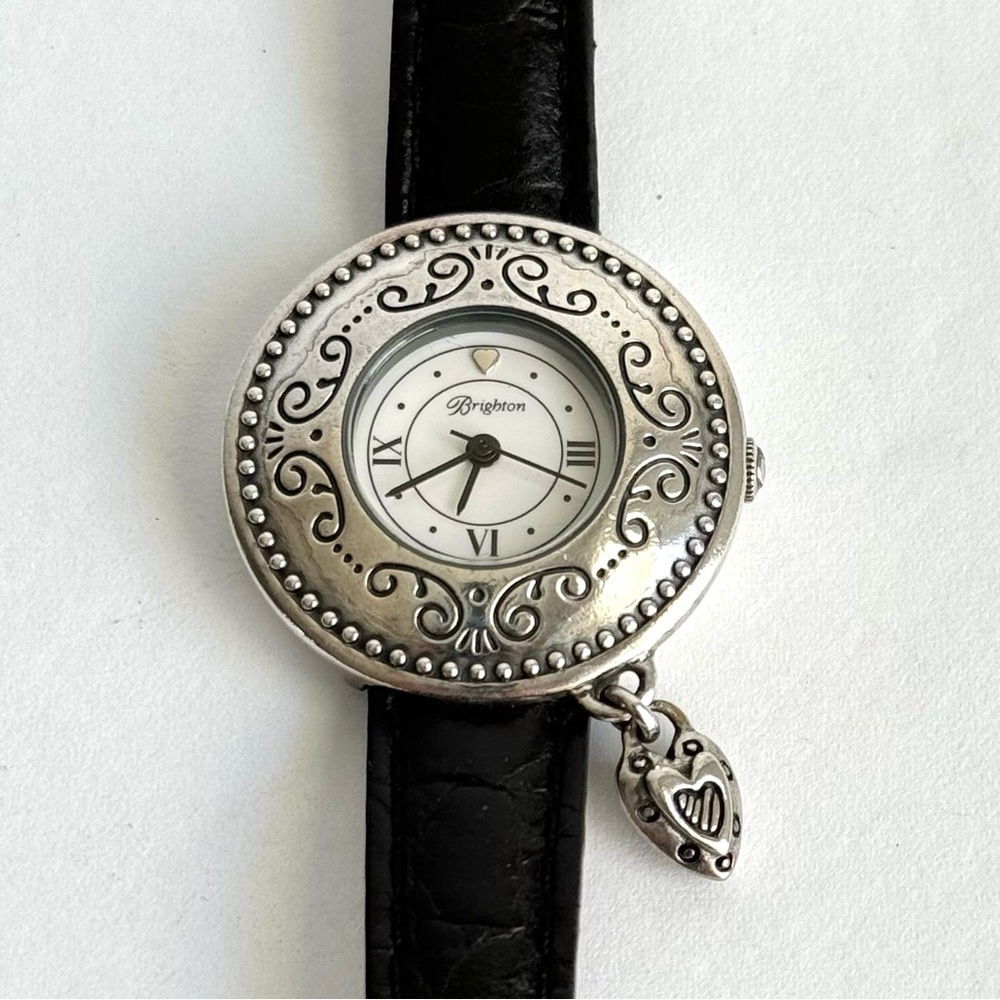 Vintage Brighton Watch Silver Tone‎ Black Leather Band Western Swirl Heart Charm - Picture 2 of 8